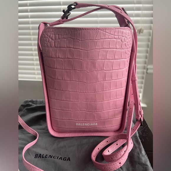 COPY - Pink Leather Balenciaga Tool 2.0 North-South Tote Bag Xs (AUTHENTIC) - Picture 6 of 11